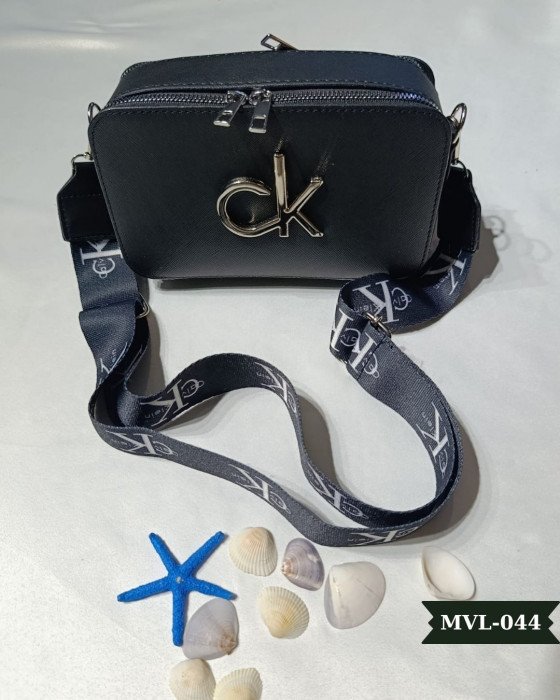 Calvin Klein Çapraz Çanta